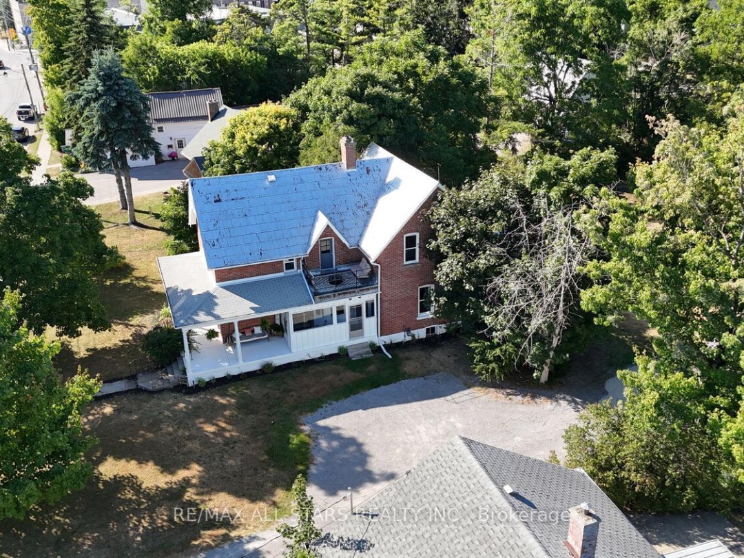 21 FRANCIS STREET E, 