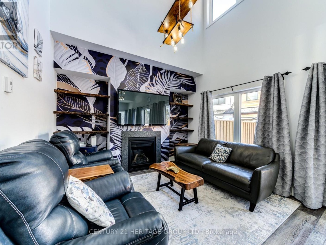 44 RUBY CRESCENT, Lake Simcoe
