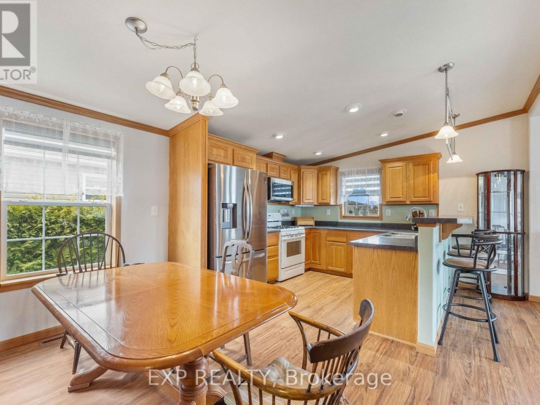 56 CREEKSIDE CIRCLE, 