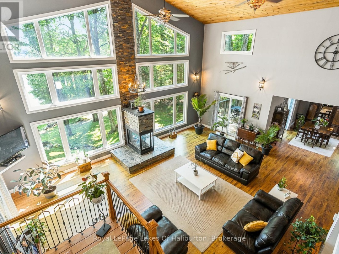 1047 Balmoral Lane, Trooper Lake