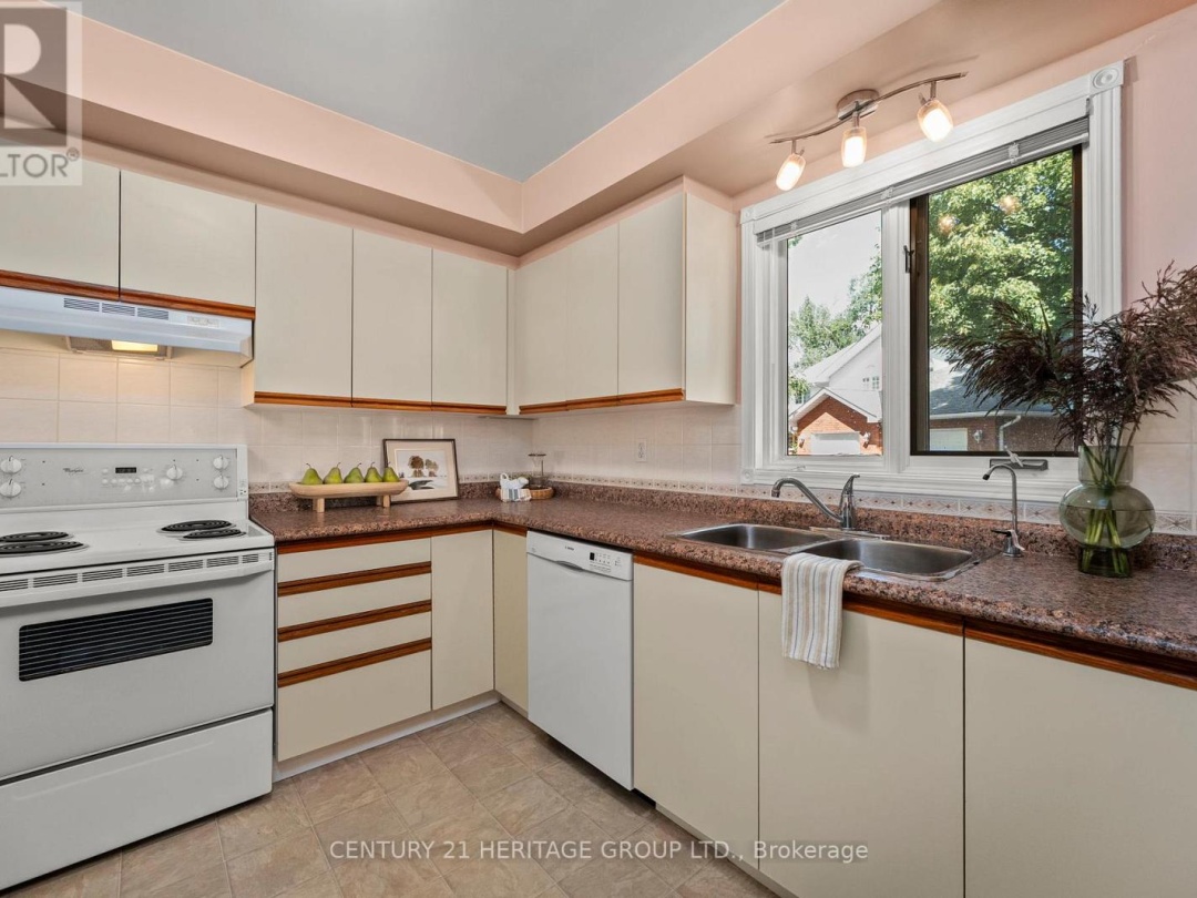 408 - 40 MUSEUM DRIVE, 