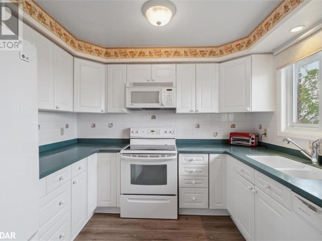 381 Country Club Circle, Pigeon Lake