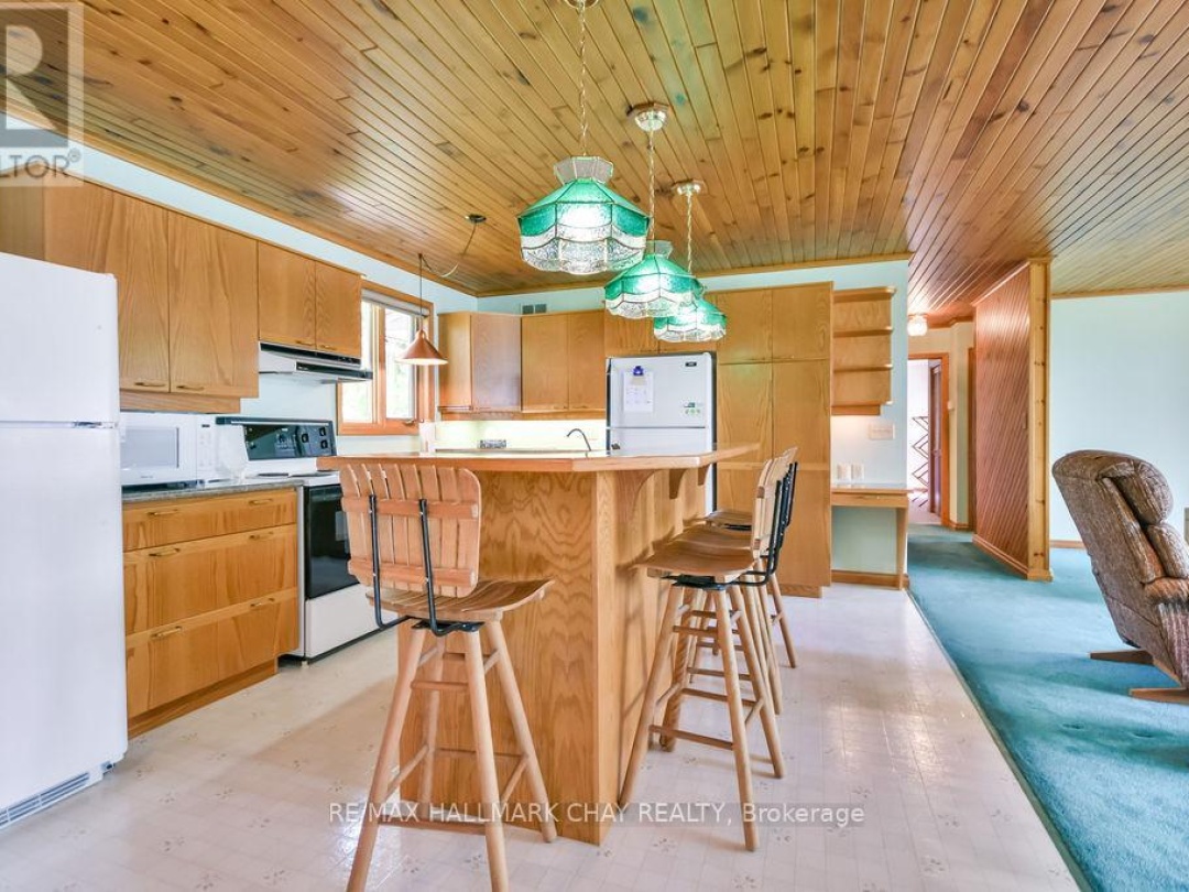 5566 Gray's Bay Road, Lake Couchiching