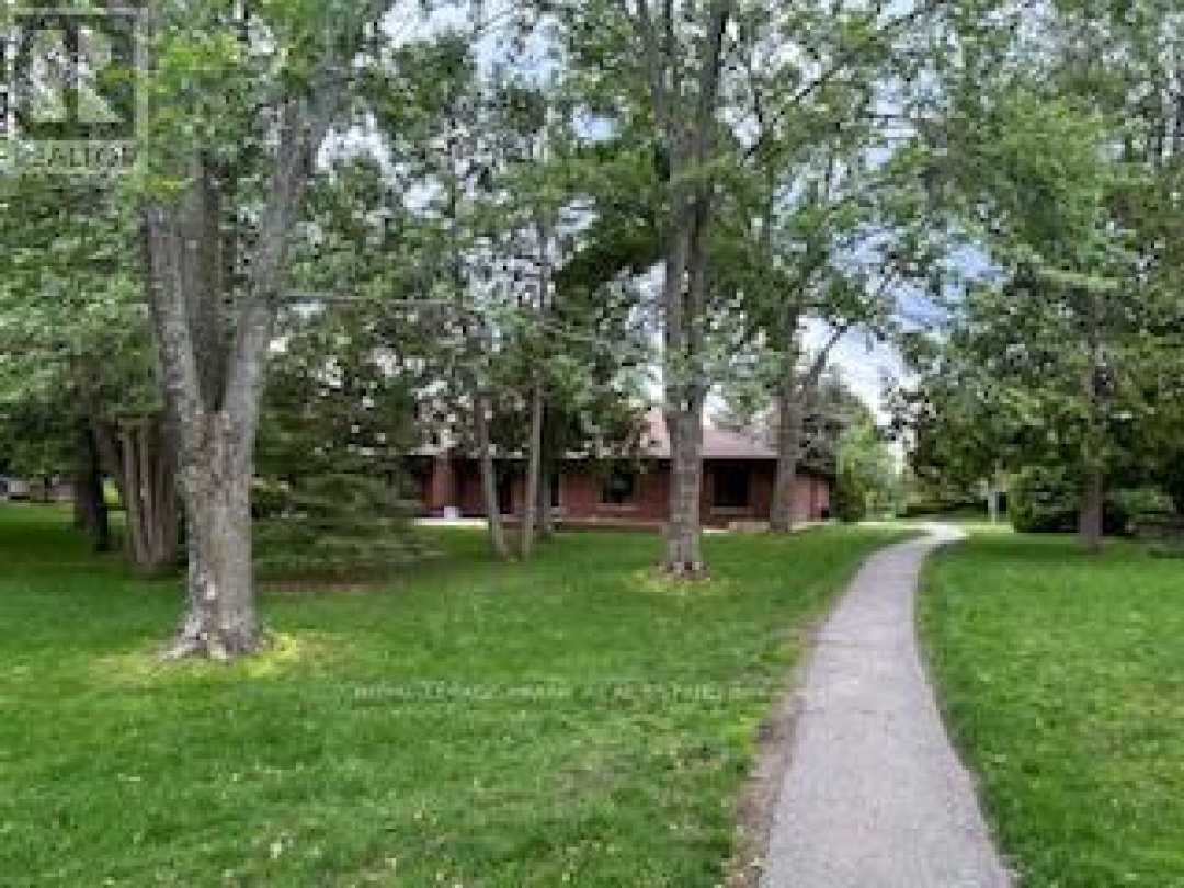 202 - 200 EAST STREET S, 