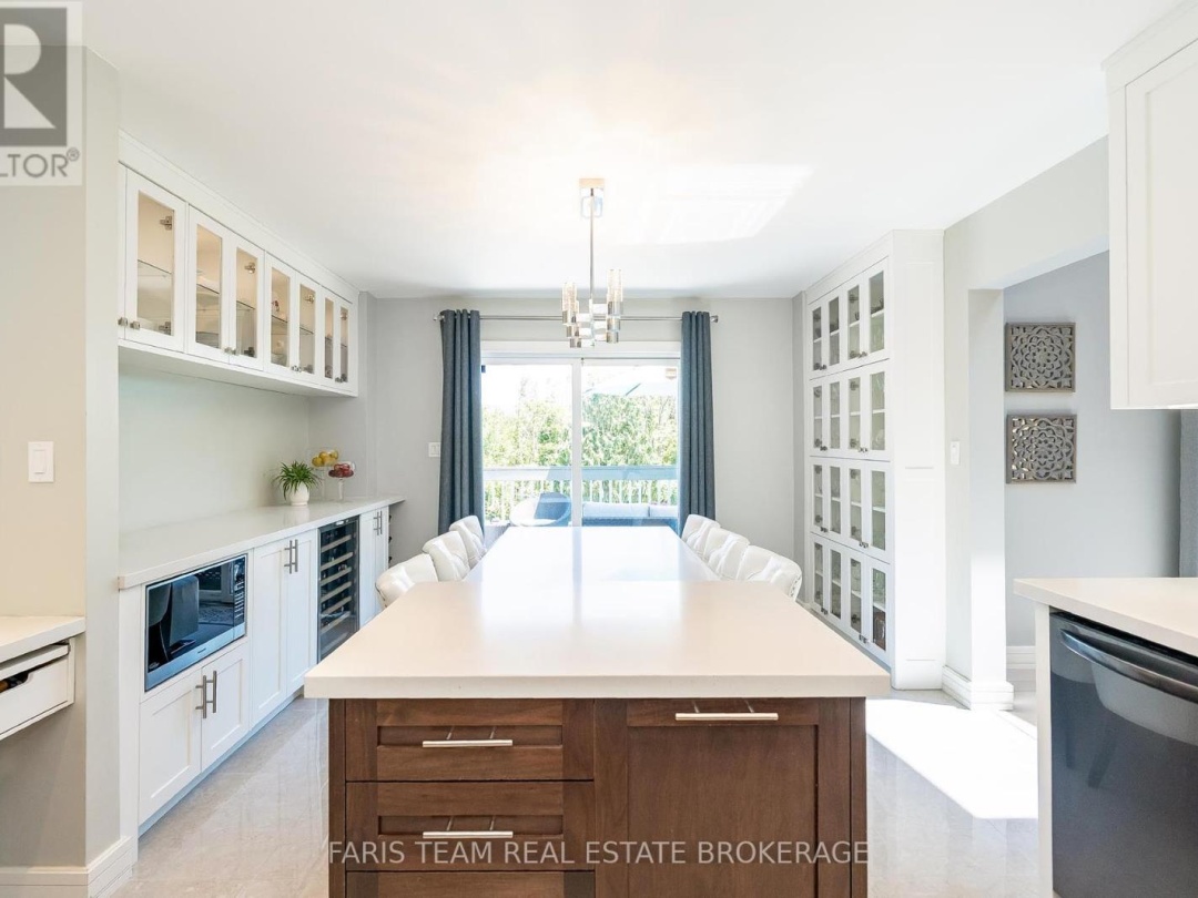 249 MEDONTE SIDEROAD 2, 