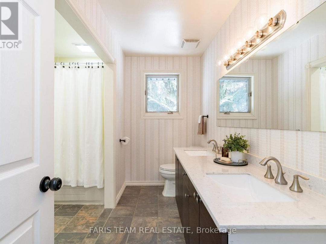 238 Robins Point Road, Georgian Bay