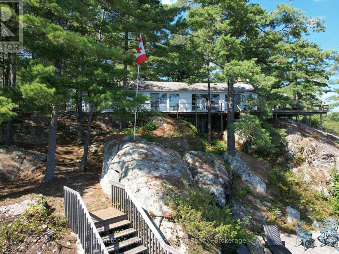 1116 Tryon Drive, Kahshe Lake