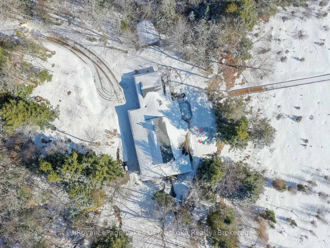 1420 Limberlost Road, Pell Lake