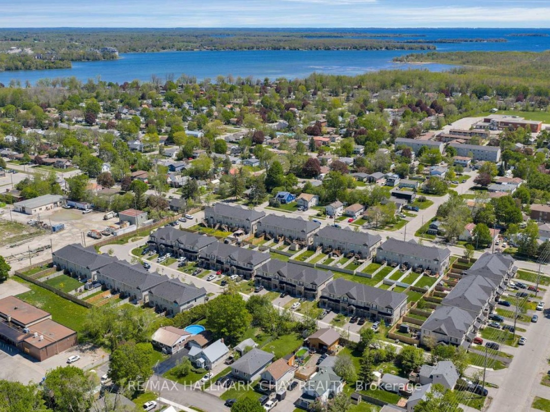 19 CHURCHLEA MEWS, Orillia