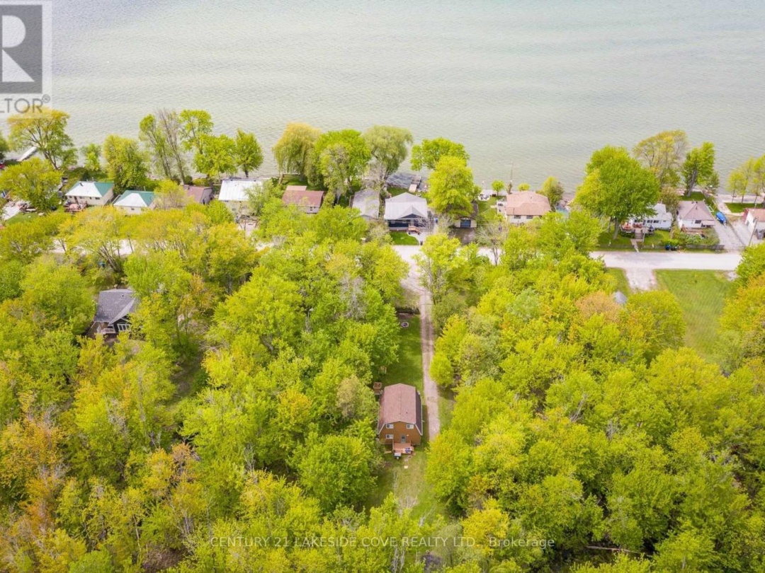 2597 Lakeshore Drive, Ramara