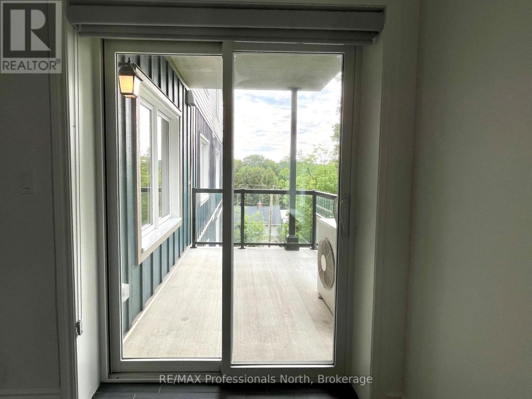 204 - 4 LAKE AVENUE, 