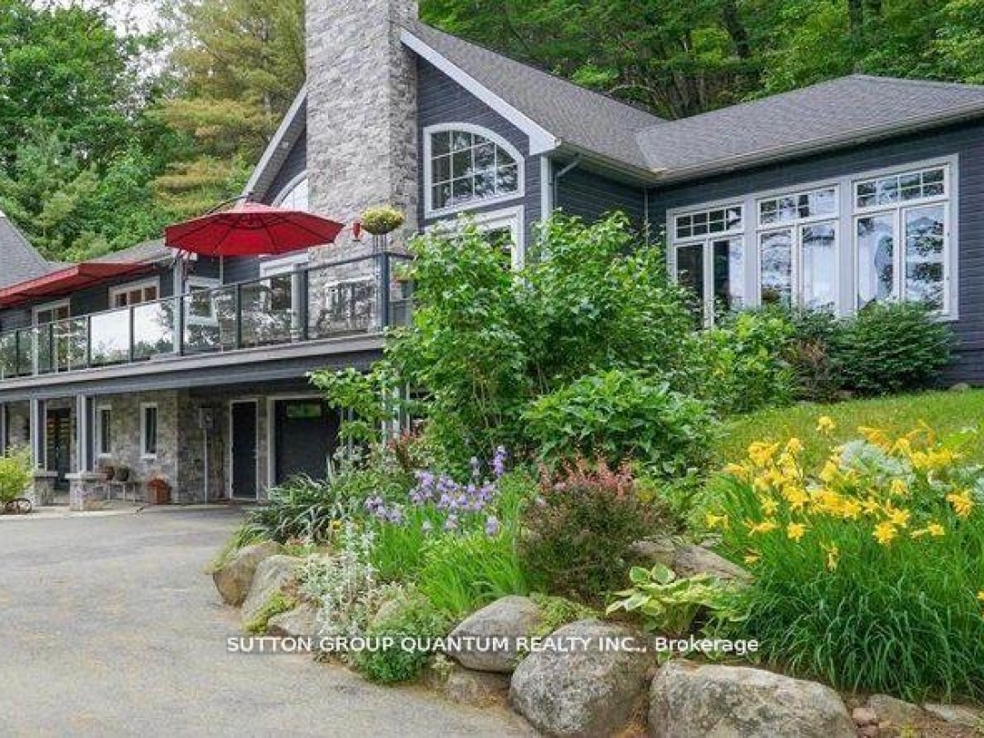 167 Santas Village Road, Muskoka River