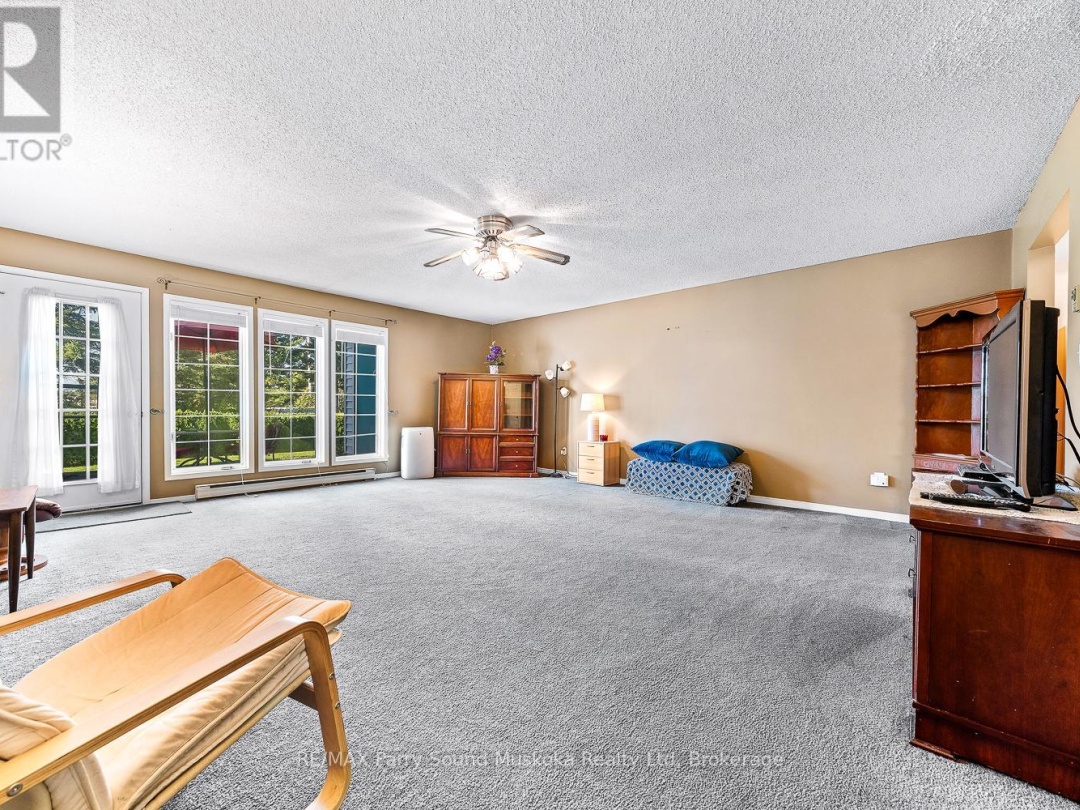 18 GEORGIAN BAY AVENUE, 