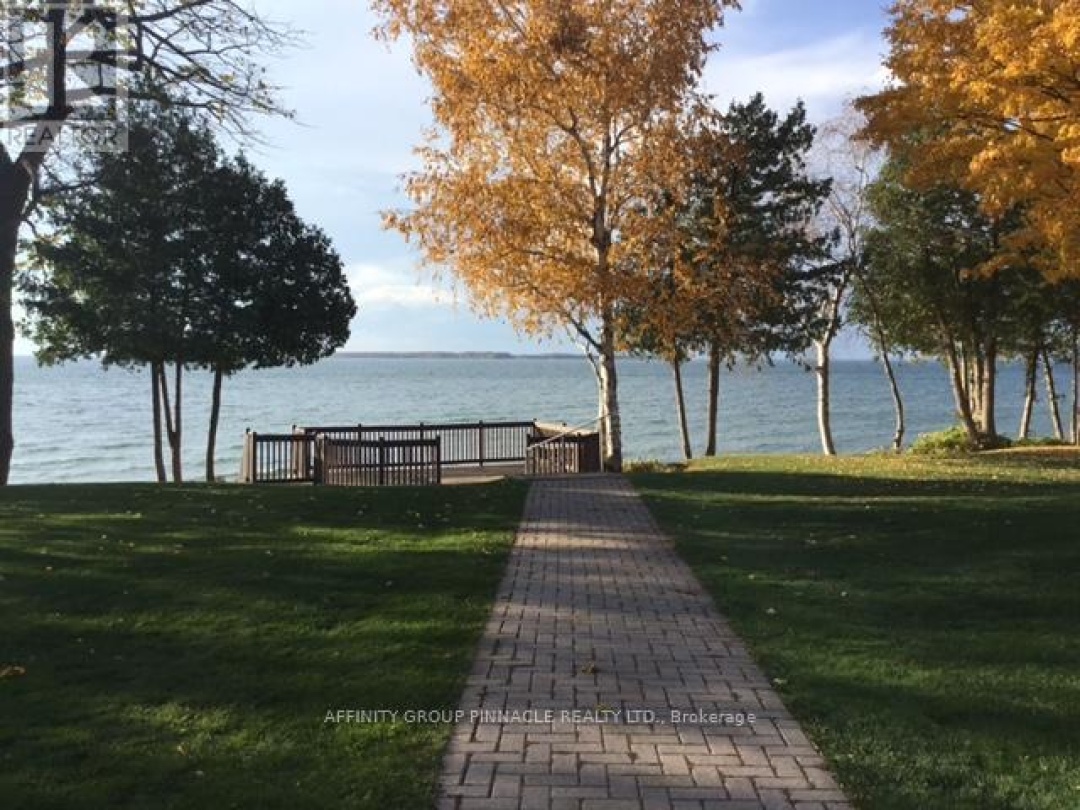 16 B90 Parklawn Boulevard, Lake Simcoe