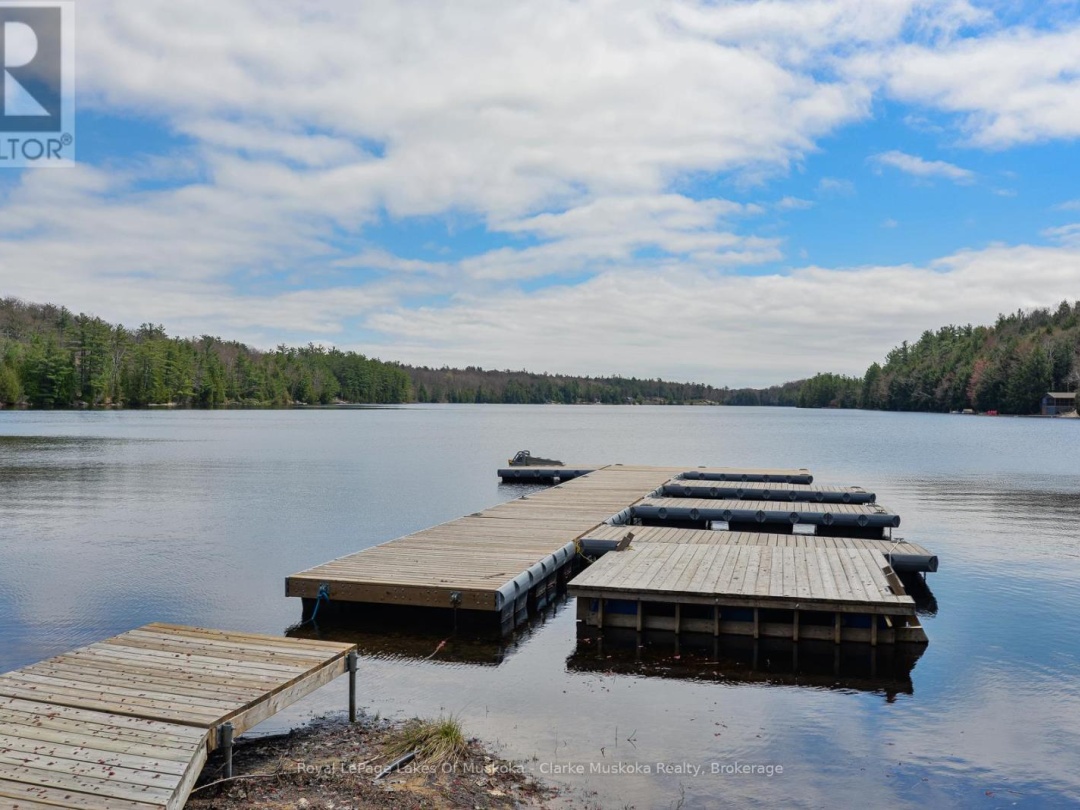 7 - 7 SILVER POINT ROAD, 