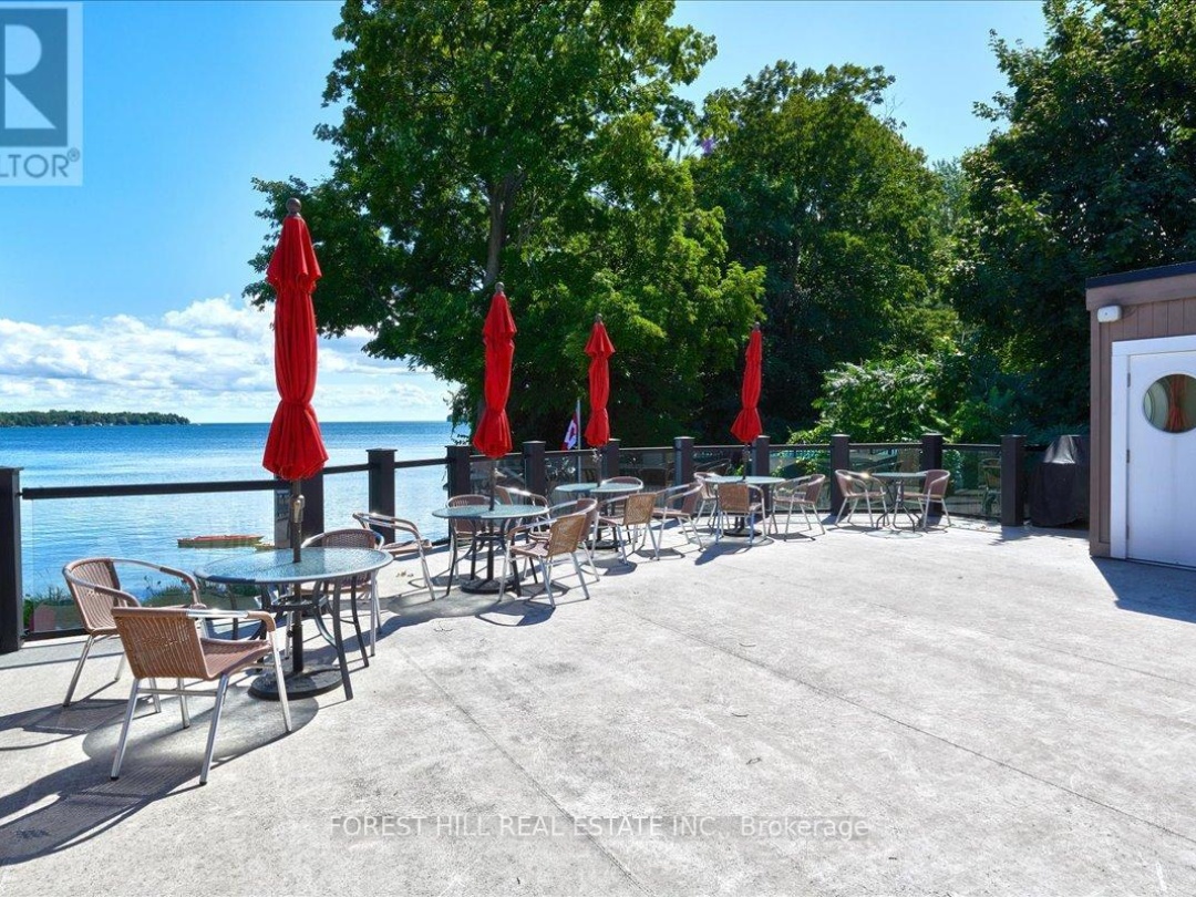 10 - 10 INVERMARA COURT, Lake Simcoe