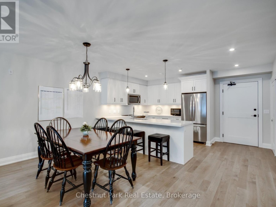 205 200 Anglo Street, South Muskoka Lake