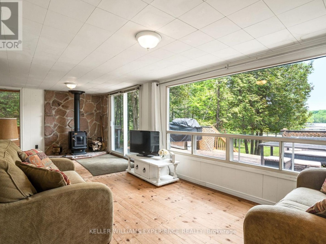 1049 Elsie Bay Road, Horseshoe Lake