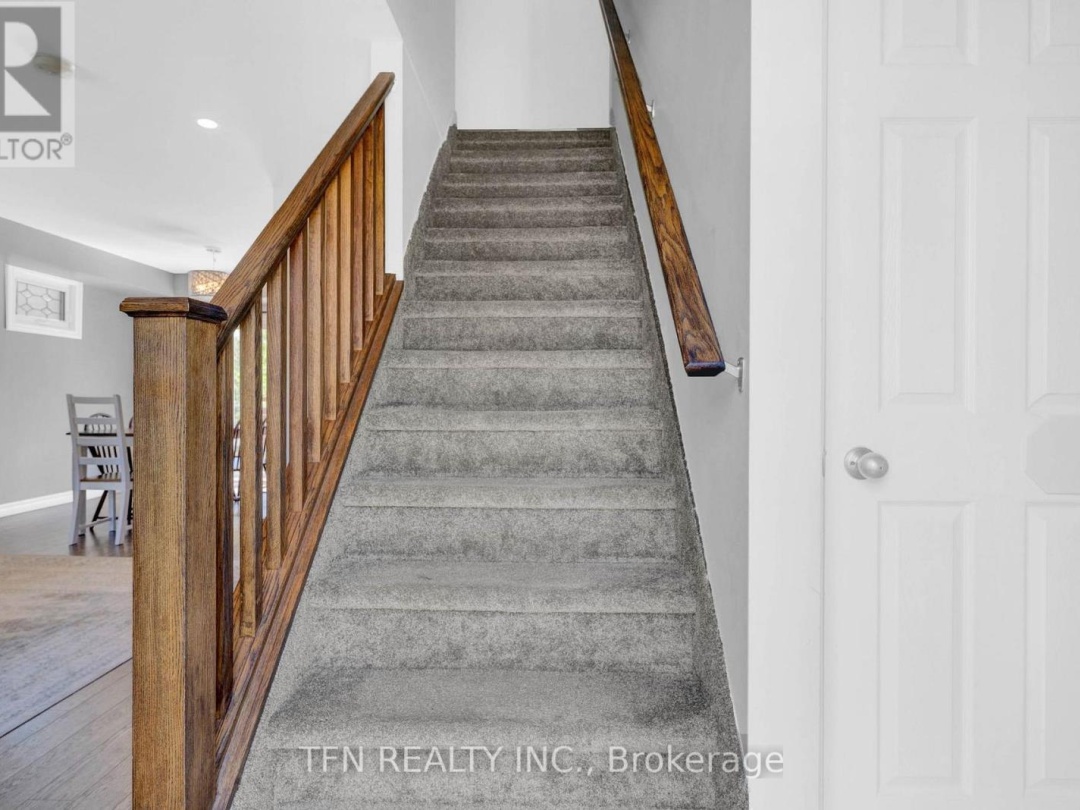 4 PINEWOOD BOULEVARD, 