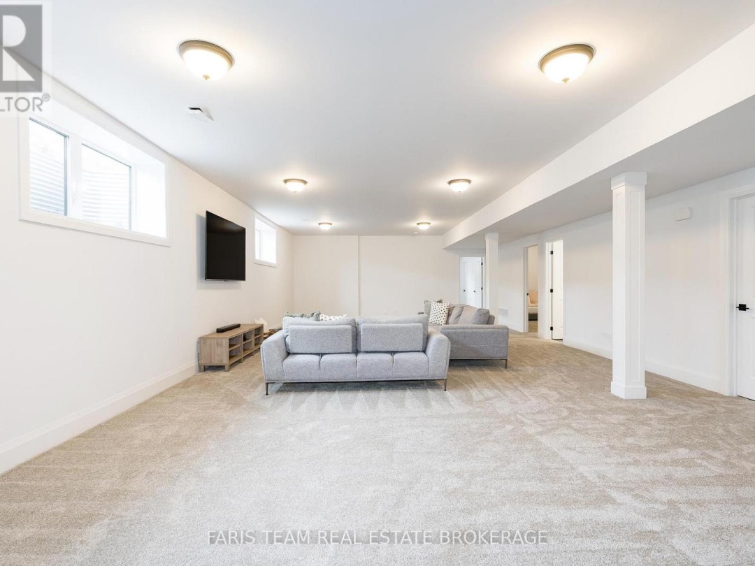 17 CLYDESDALE COURT, 