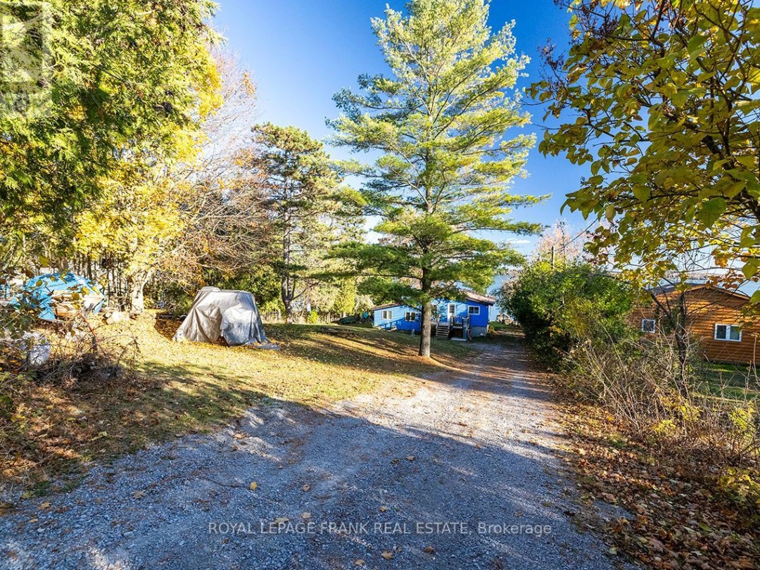 121 BALL POINT ROAD, Lake Scugog