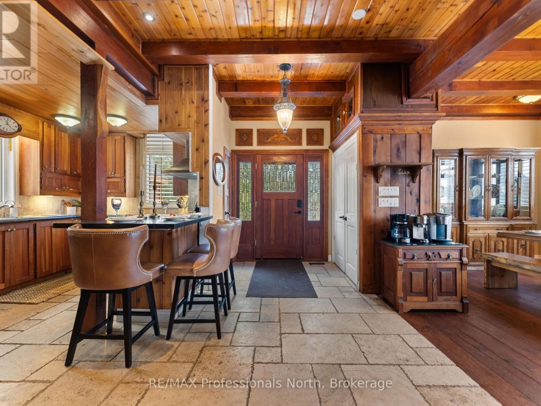 1307 Watts Road W, Kennisis Lake