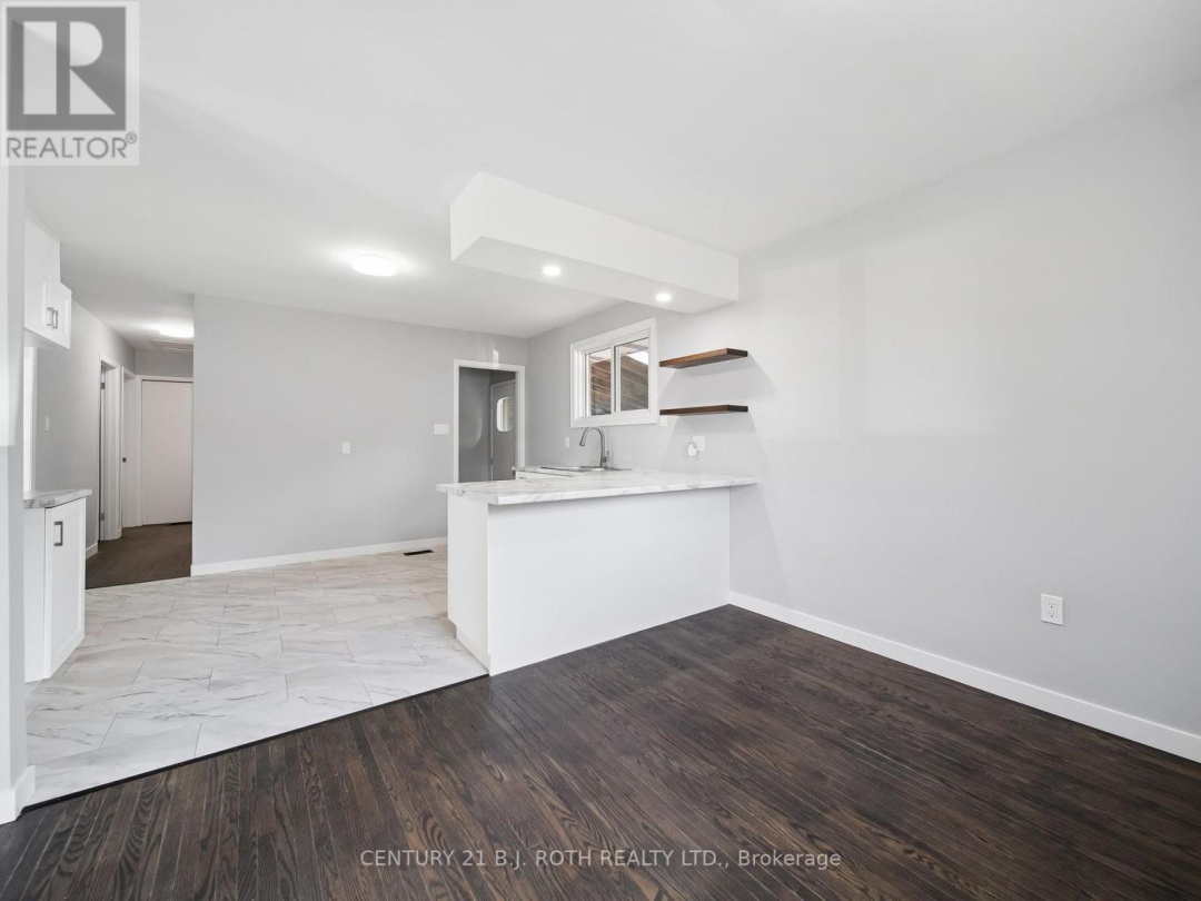 138 SIMCOE STREET, 