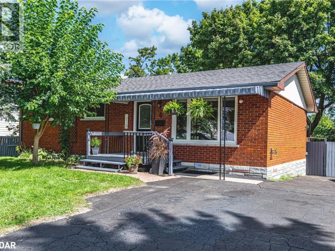 6 WALKER Avenue, 