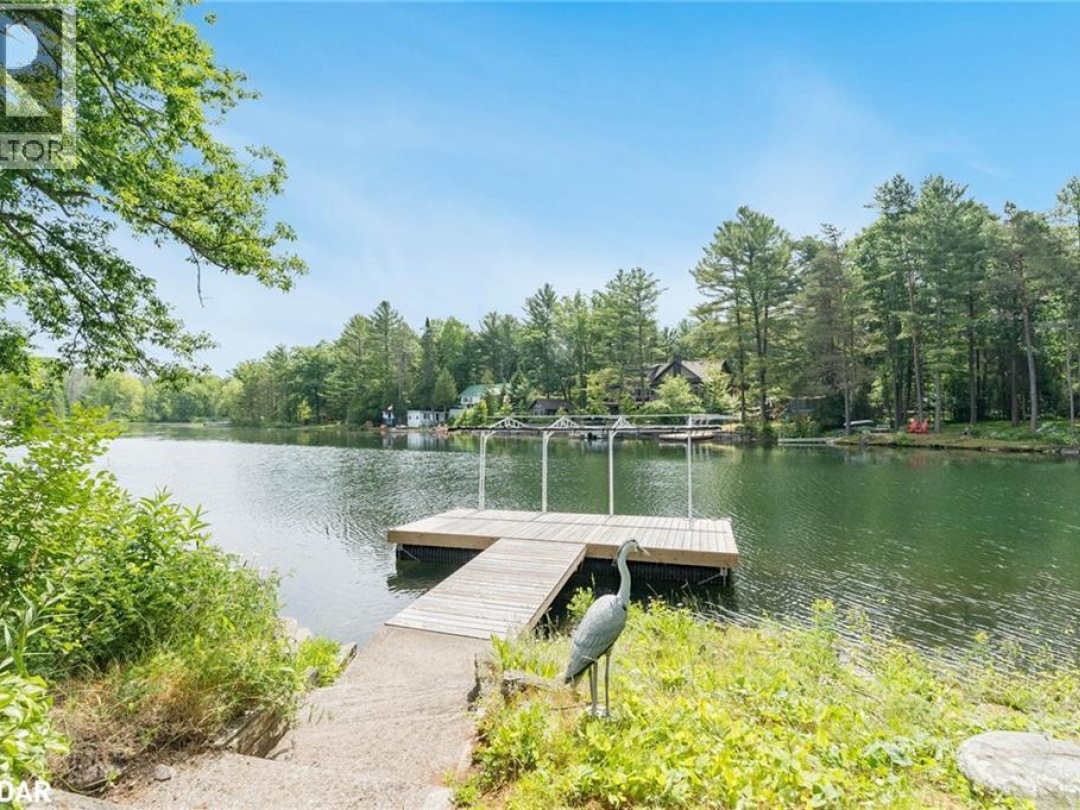 7817 OAKRIDGE Drive, 