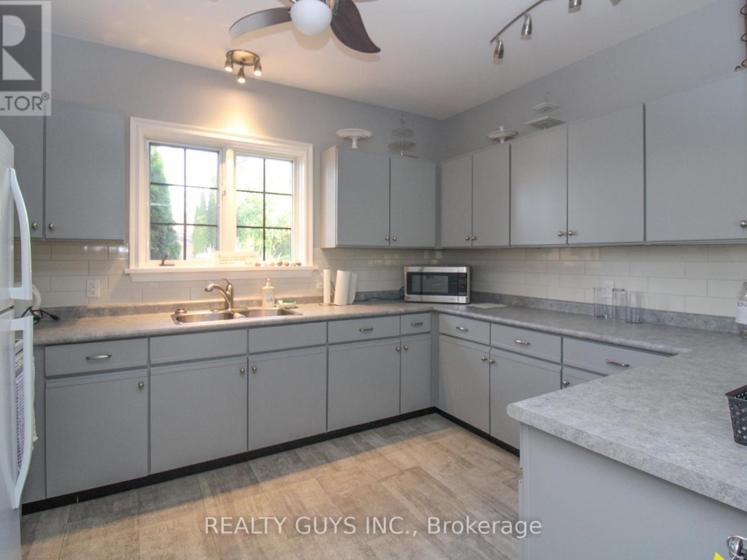 #204 - 200 EAST STREET S, 