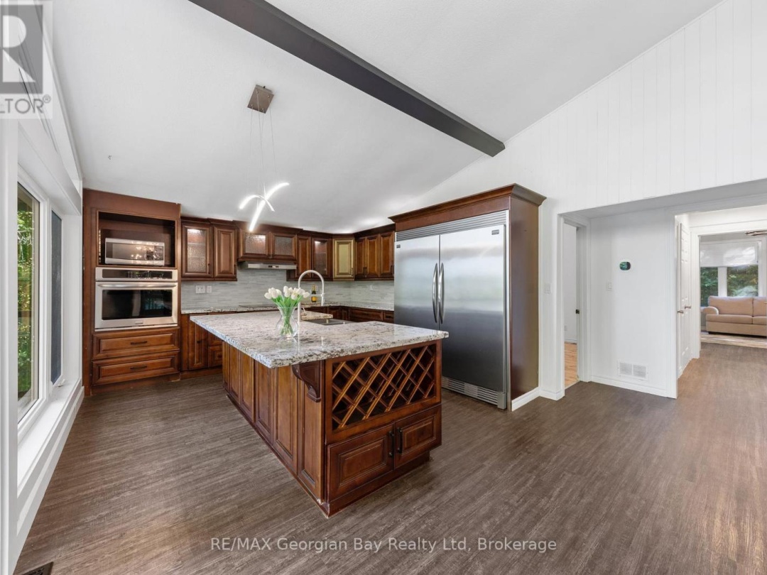 1745 TWIN OAKS CRESCENT, 