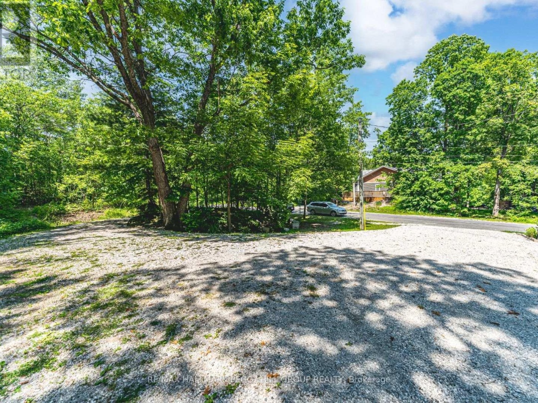 7498 ISLAND CRESCENT, 