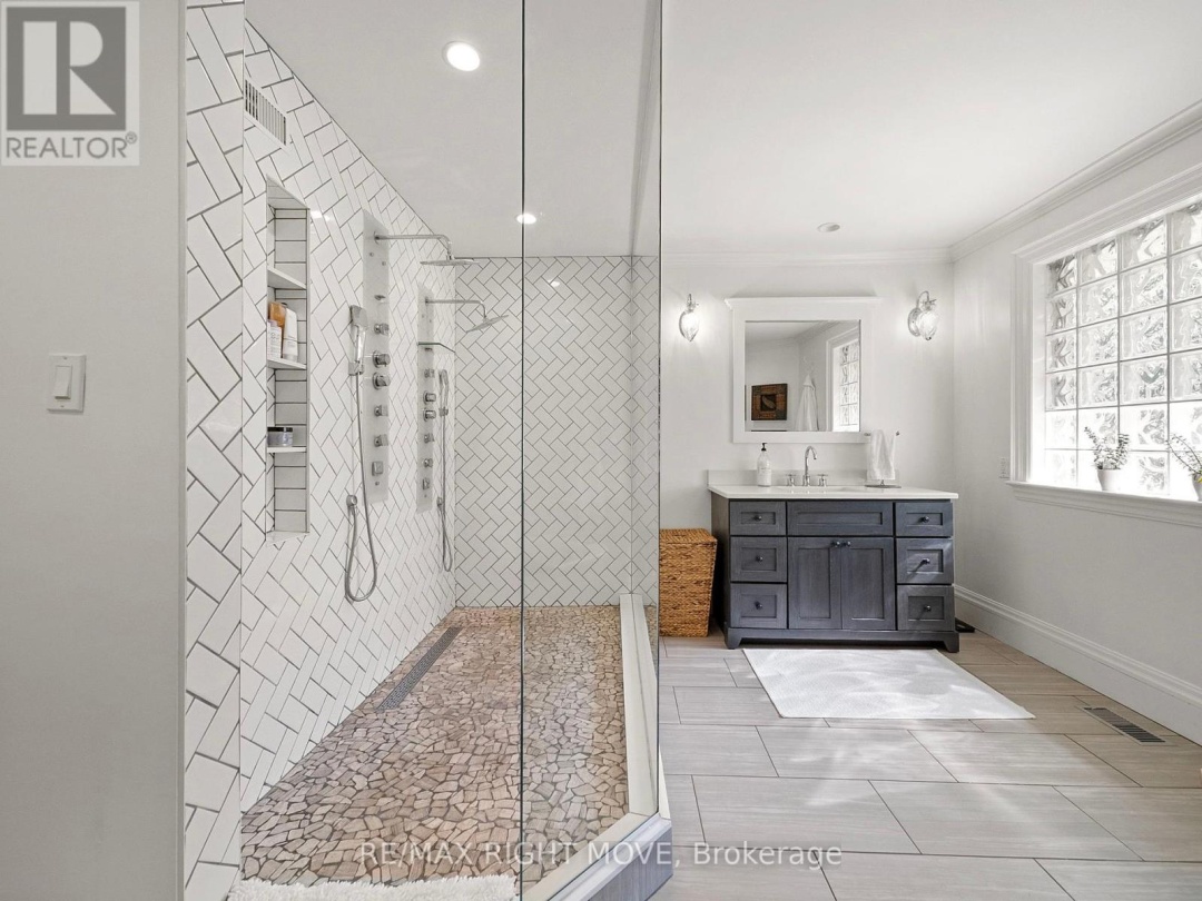 1948 CARRIAGE COURT, 