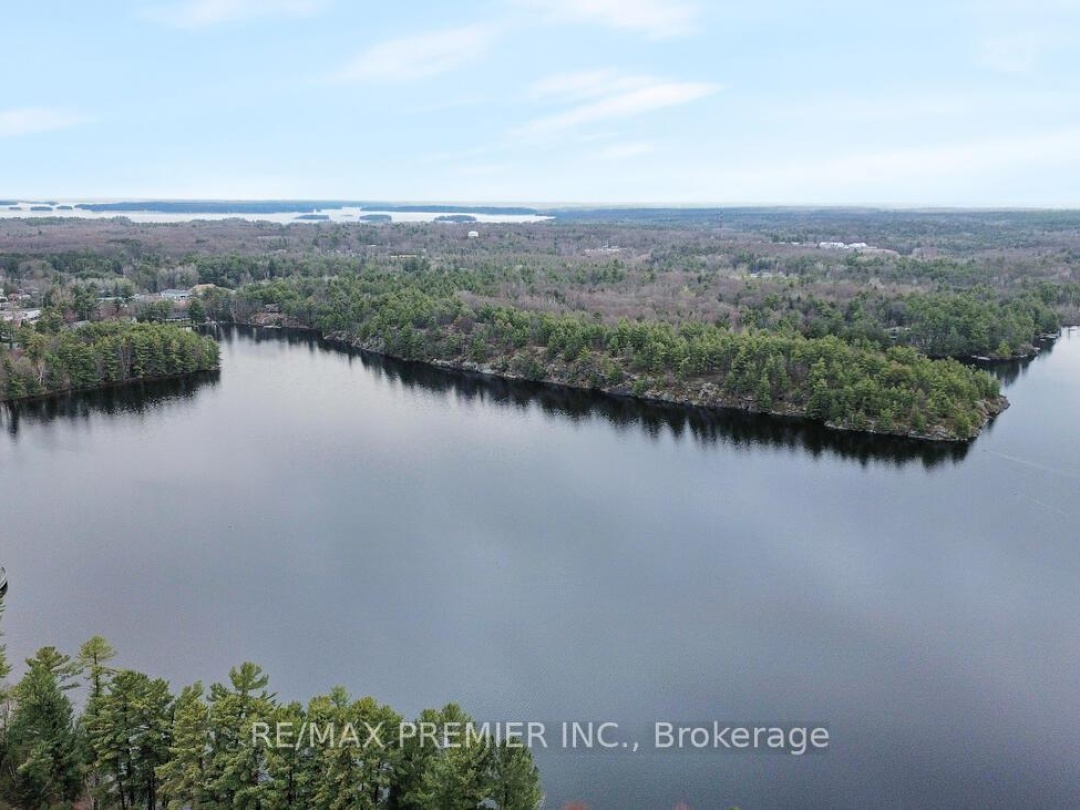 570 Phillip Street E, Gull Lake