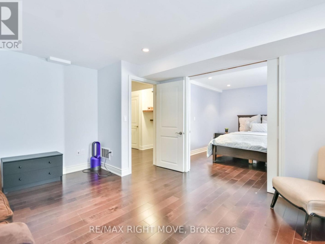 28 - 10 INVERMARA COURT, 