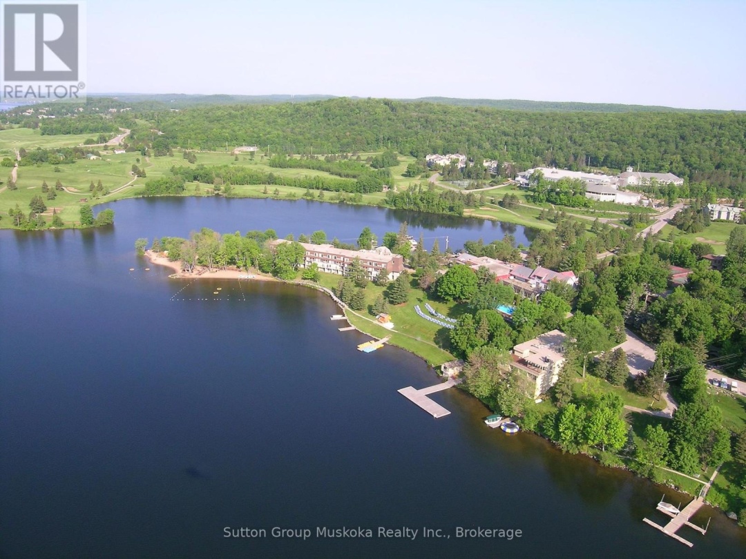 215 Bayshore 1235 Deerhurst Drive, Peninsula Lake