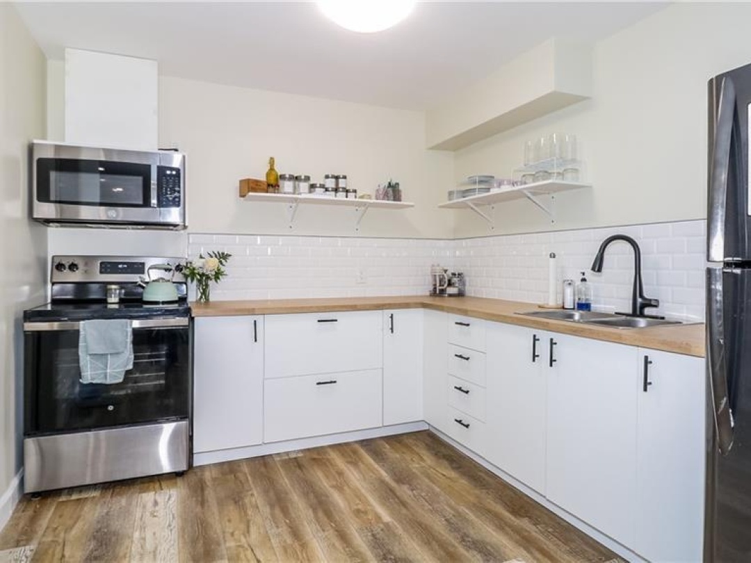 1 MARIPOSA Drive, 