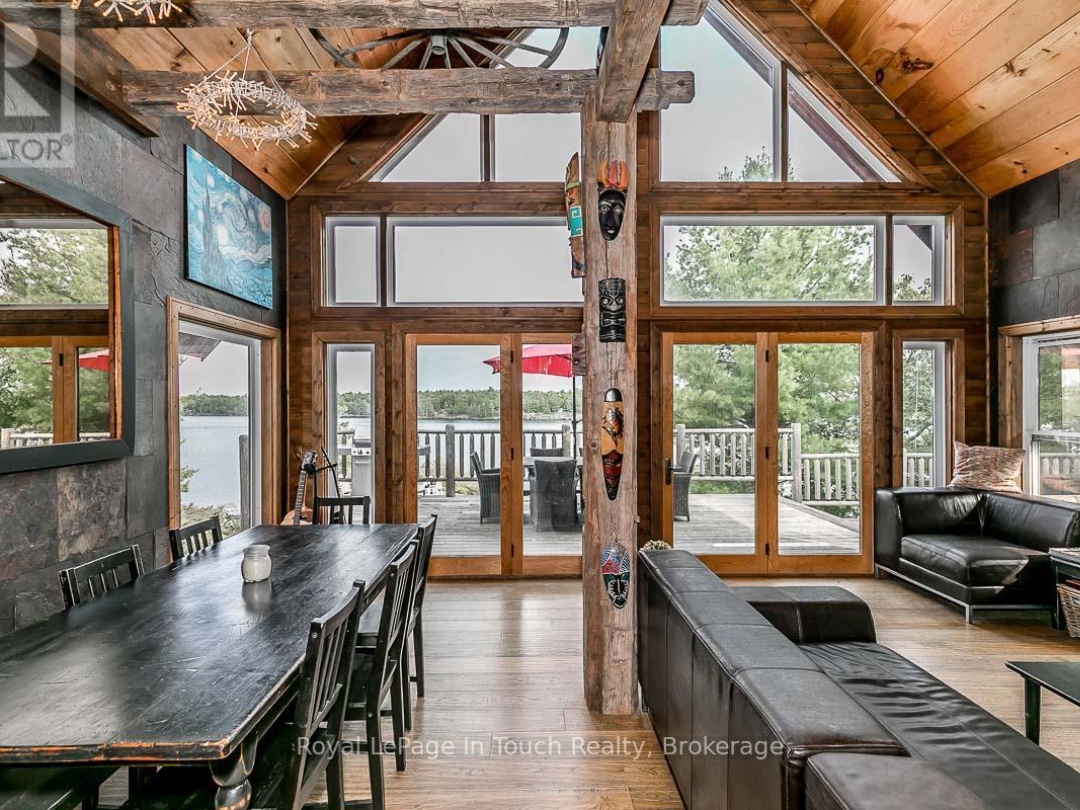 B686-8 DERBYSHIRE ISLAND, Georgian Bay