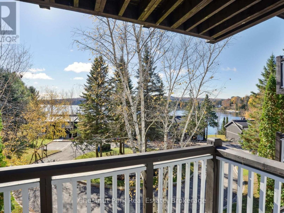 4 Turner Drive, Peninsula Lake