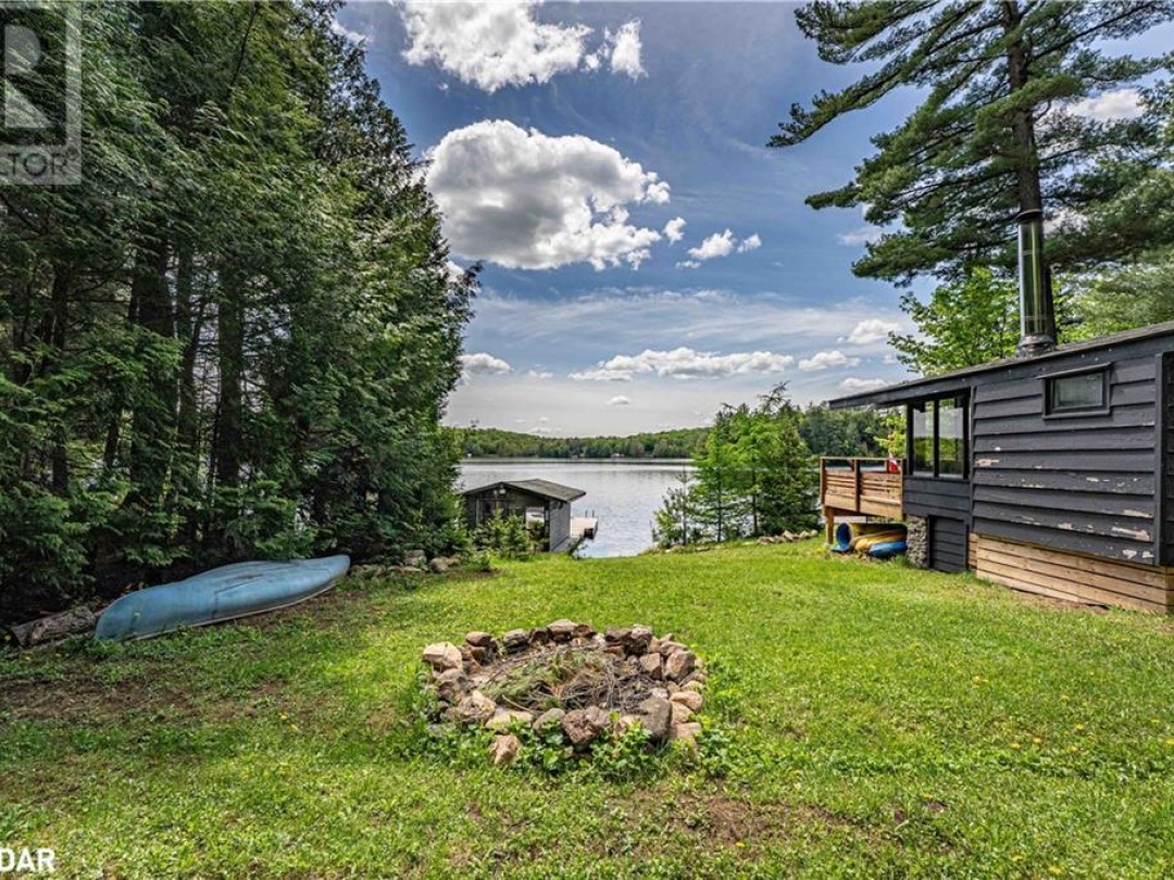 228 Macbeth Island Island, Wood Lake