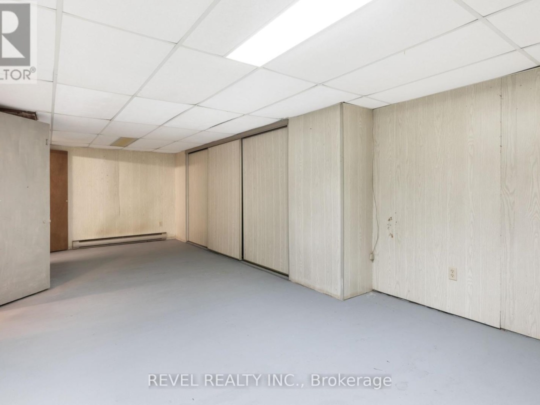 72 KING STREET W, 
