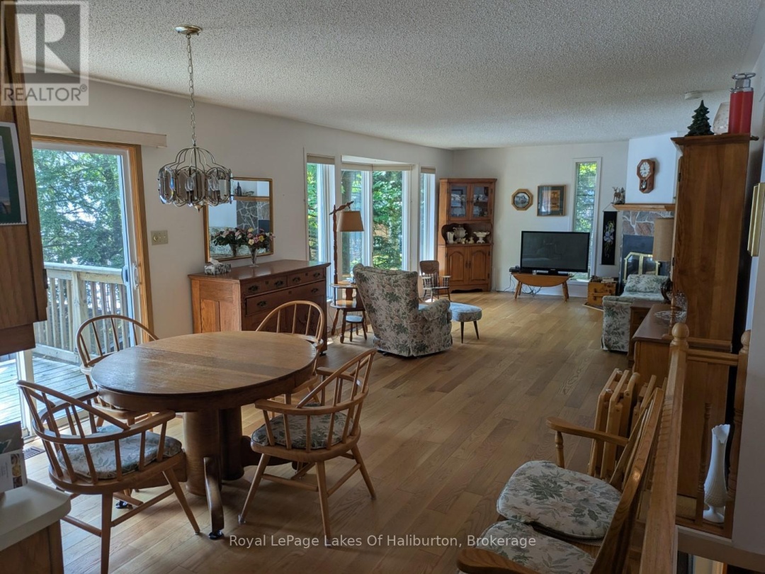 1051 AUTUMN LANE, 