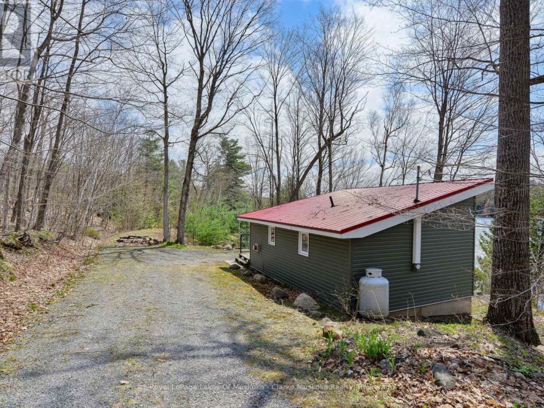 7 - 7 SILVER POINT ROAD, 