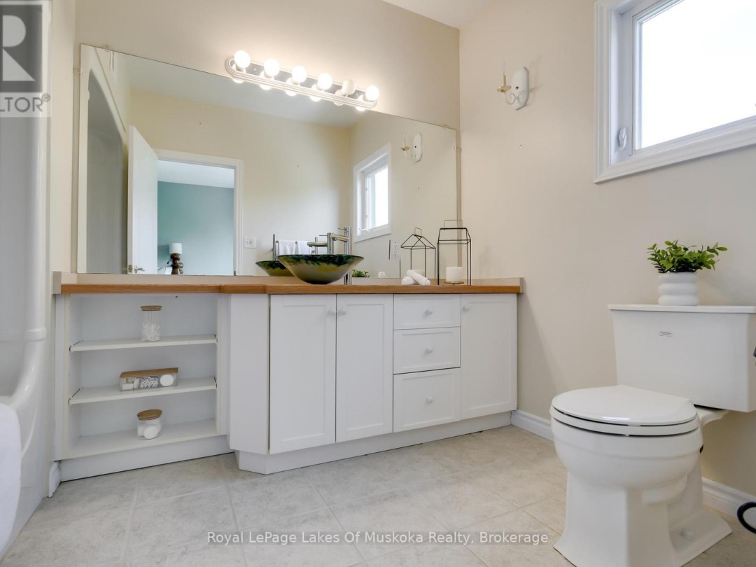 401 31 Dairy Lane, Lake Muskoka