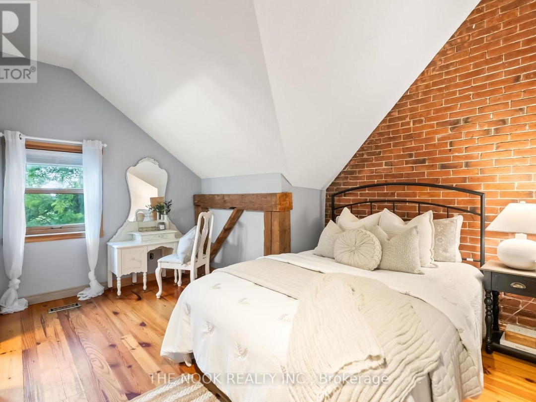 275 VALENTIA ROAD, 