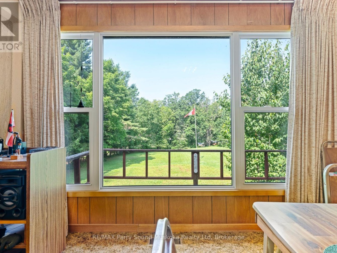 86 LAKESIDE CRESCENT, 