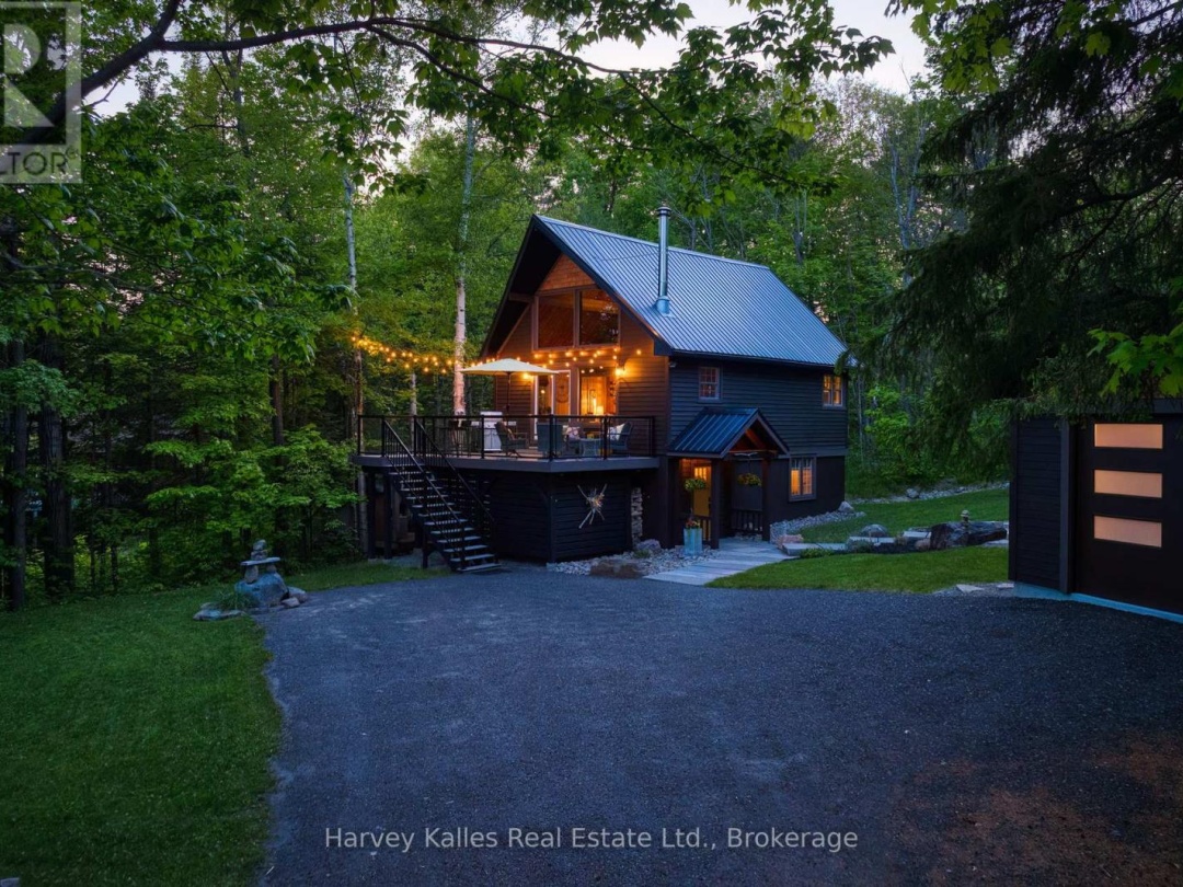 157 Chalet Crescent, Peninsula Lake