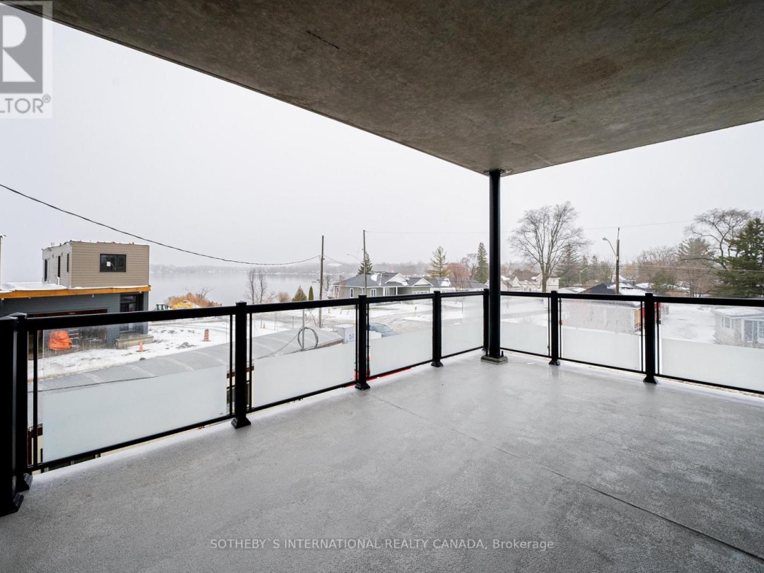 208 19B West Street N, Kawartha Lakes (Fenelon Falls)