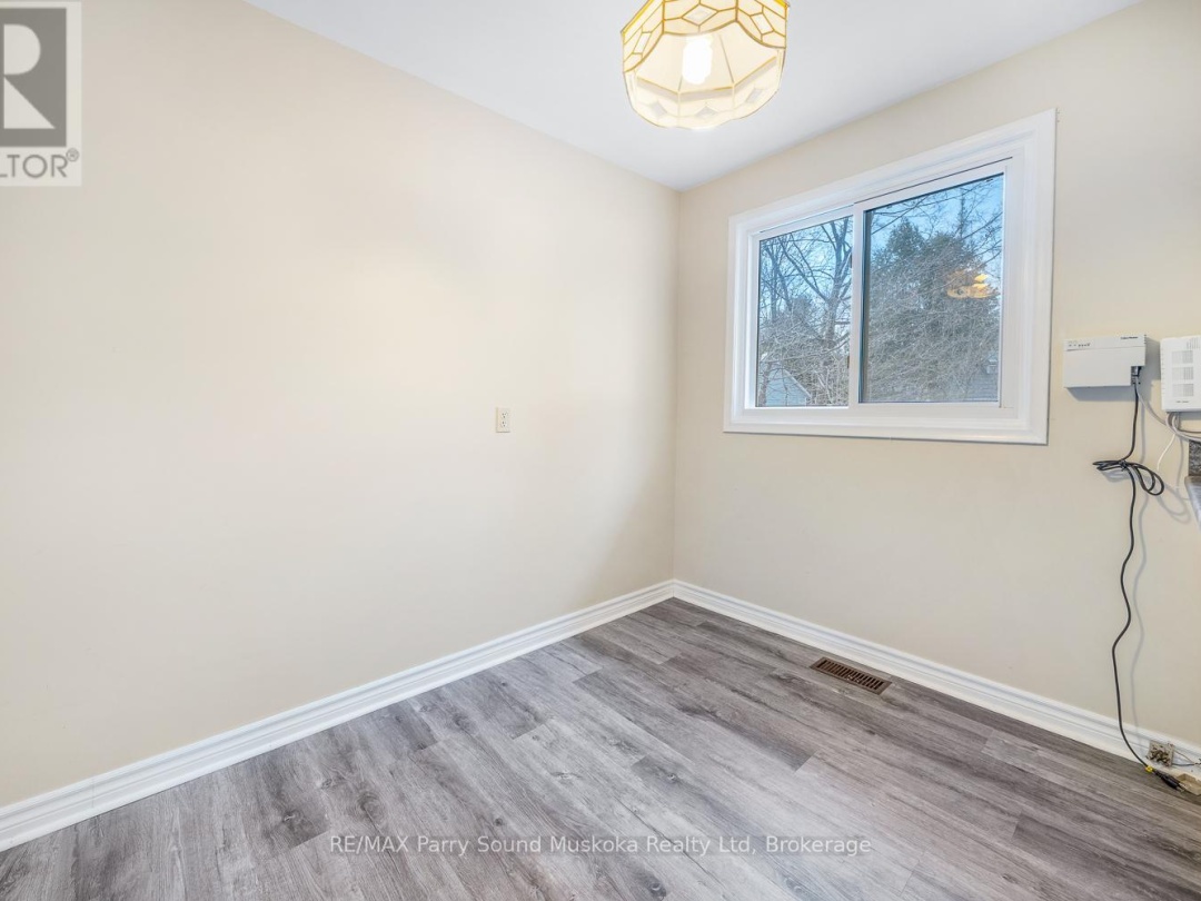 2 WILLIAM STREET, Parry Sound