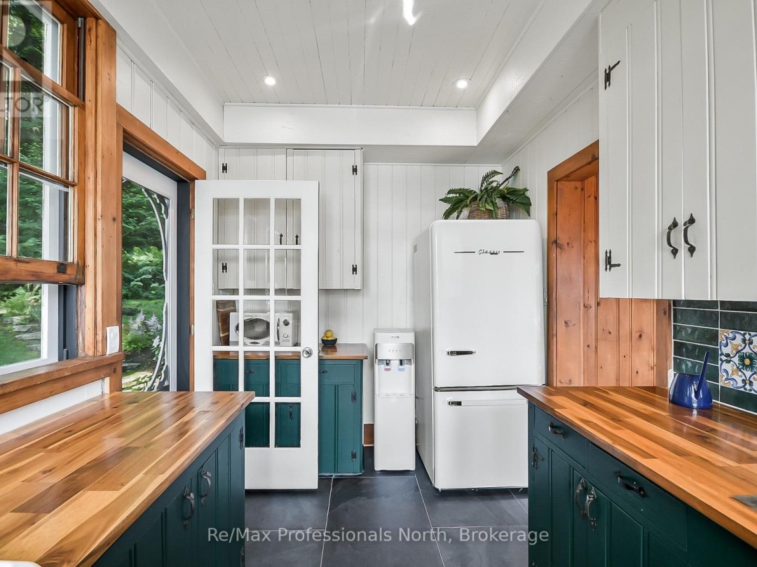 95 PEN LAKE POINT ROAD, 